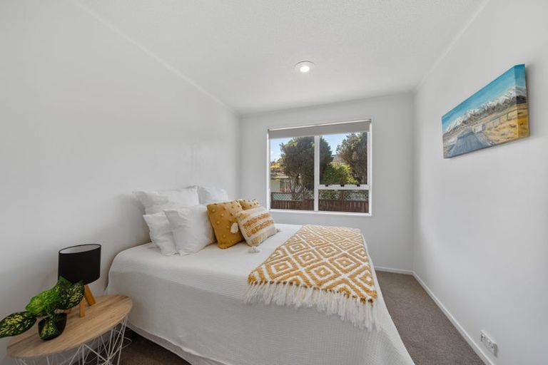 Photo of property in 4 Maraval Crescent, Grenada Village, Wellington, 6037