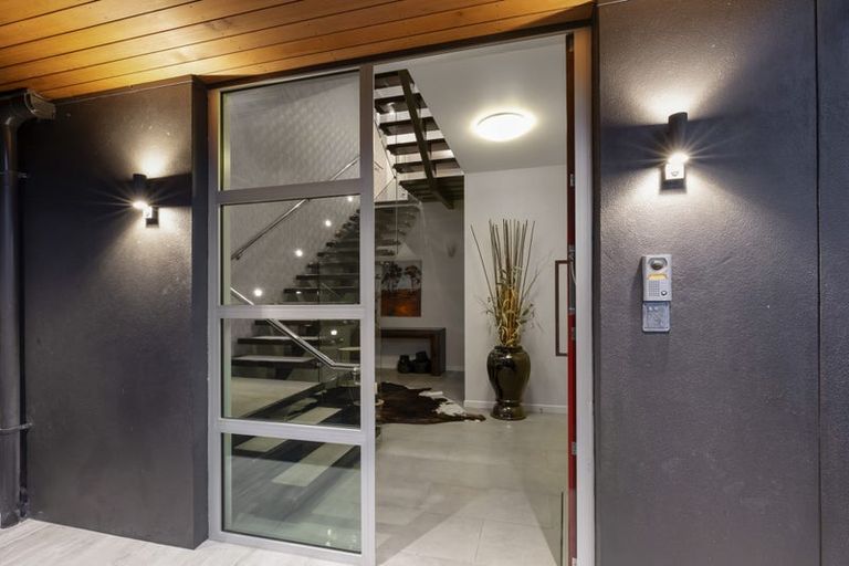 Photo of property in 374 Devon Street West, Lynmouth, New Plymouth, 4310