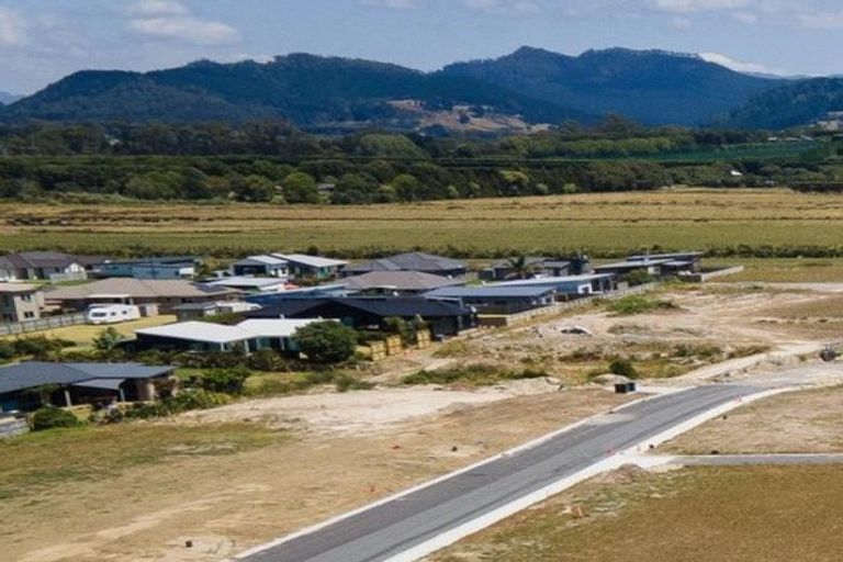 Photo of property in 64 Reel Road, Waihi Beach, 3611