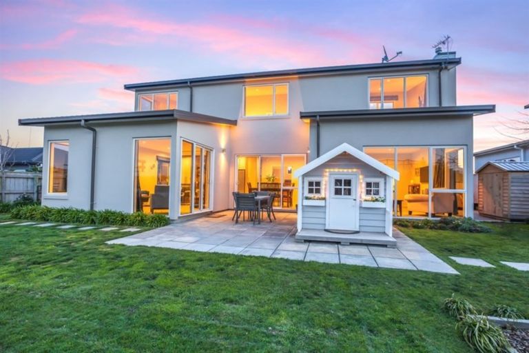 Photo of property in 96 Te Puia Drive, Aotea, Porirua, 5024