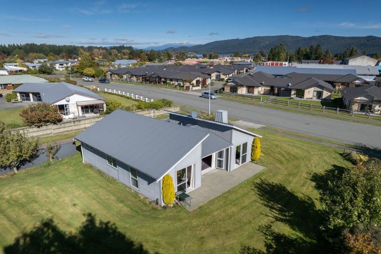 Photo of property in 25 Pop Andrew Drive, Te Anau, 9600