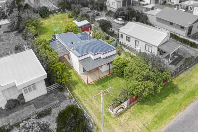 Photo of property in 15 Rangitane Street, Himatangi Beach, Foxton, 4891