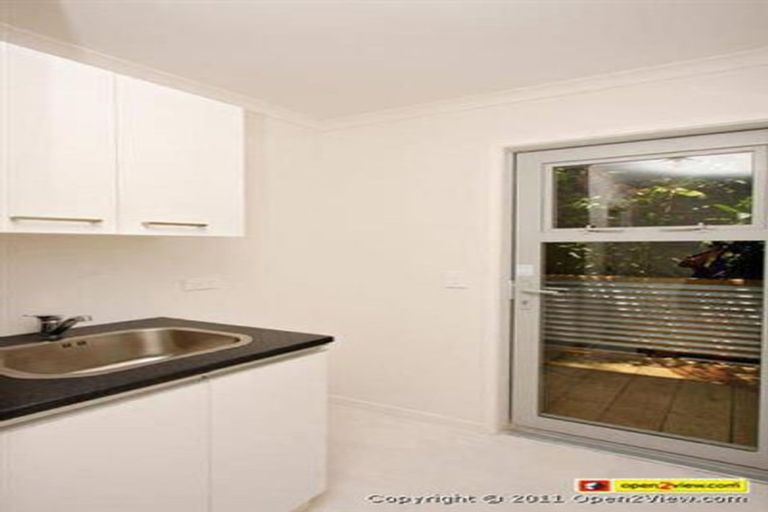 Photo of property in 12 Winstone Place, Highlands Park, New Plymouth, 4312