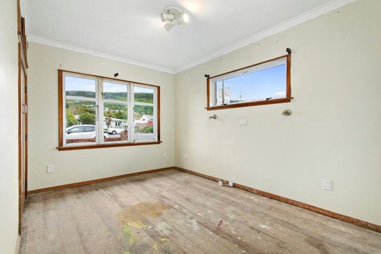 Photo of property in 142 Main Road, Tawa, Wellington, 5028