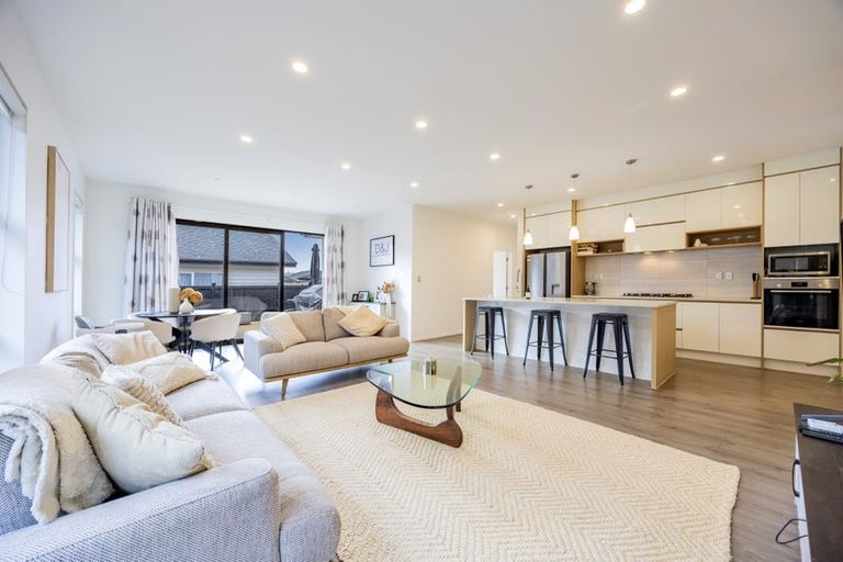 Photo of property in 89 Nobilo Road, Kumeu, 0810