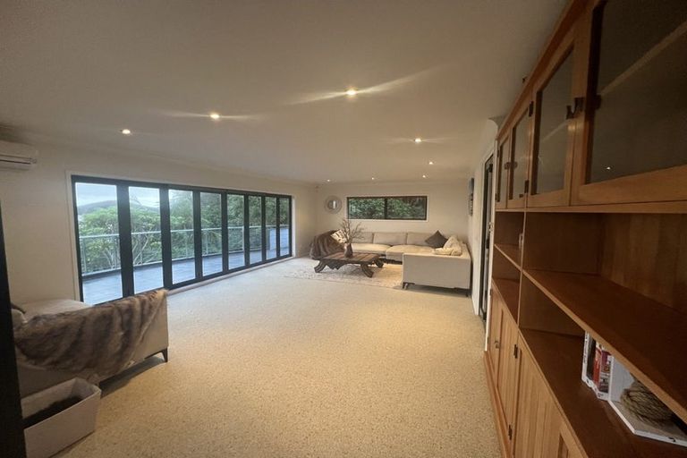 Photo of property in 65 Roberts Road, Matakatia, Whangaparaoa, 0930