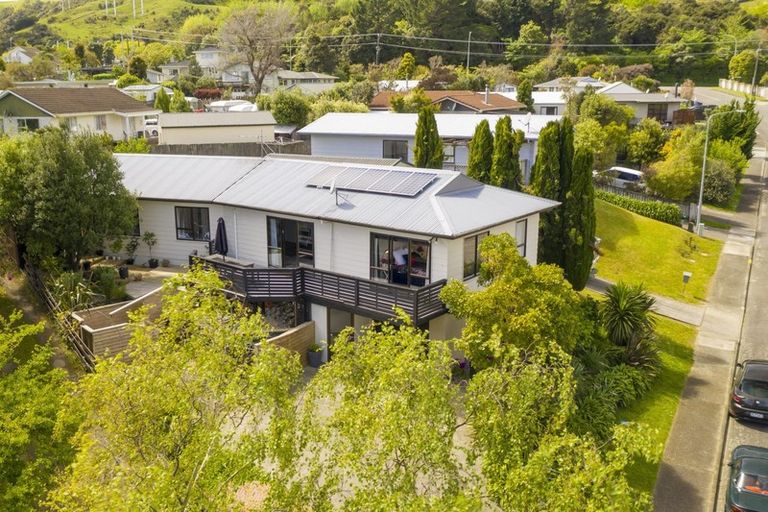 Photo of property in 20 Hookway Grove, Paraparaumu, 5032