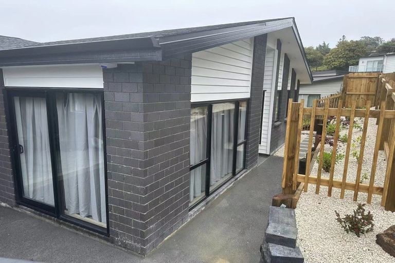 Photo of property in 10 Taurikura Way, Fairview Heights, Auckland, 0632