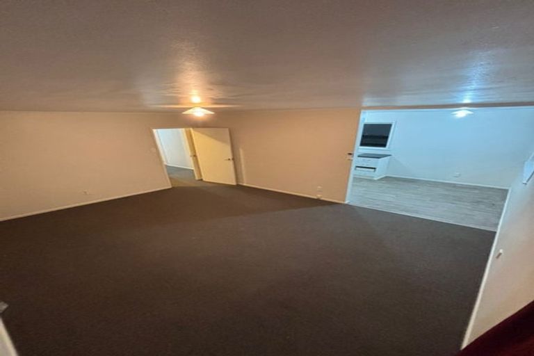 Photo of property in 17 Thornlow Street, Glendene, Auckland, 0602