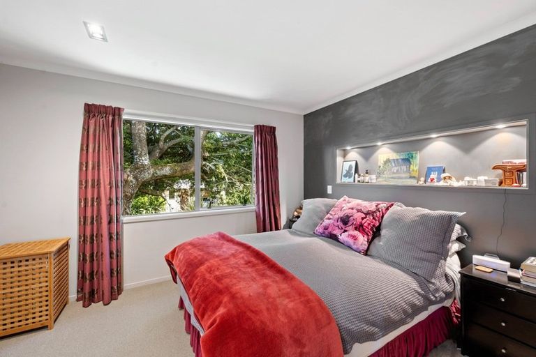 Photo of property in 20b Grand Vue Road, Kawaha Point, Rotorua, 3010