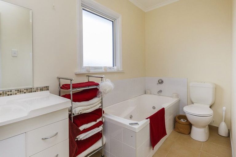 Photo of property in 77 Marne Street, Hokowhitu, Palmerston North, 4410
