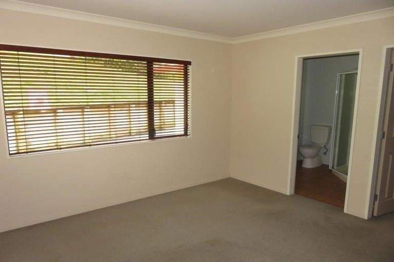Photo of property in 35 Waverton Terrace, Churton Park, Wellington, 6037