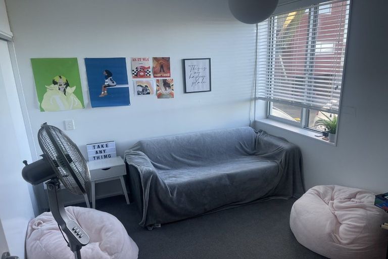 Photo of property in 23/2 Onslow Road, Khandallah, Wellington, 6035