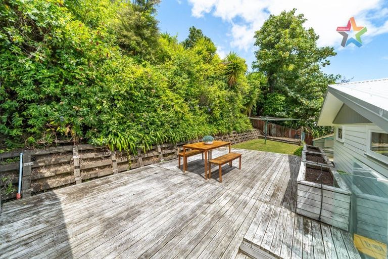 Photo of property in 49b Norton Park Avenue, Fairfield, Lower Hutt, 5011