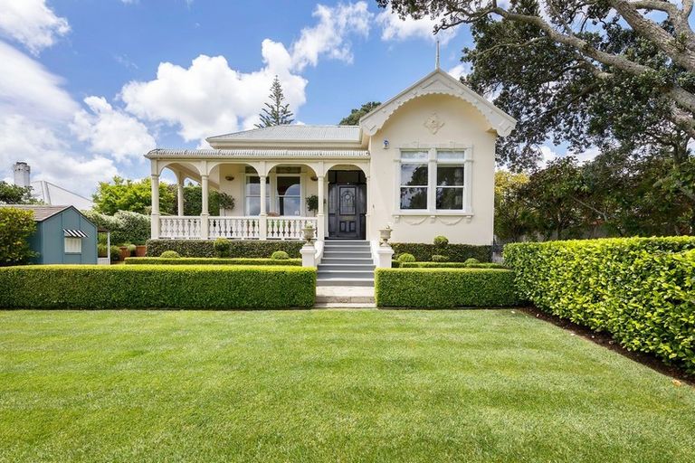 Photo of property in 2 Ruapehu Street, Mount Eden, Auckland, 1024