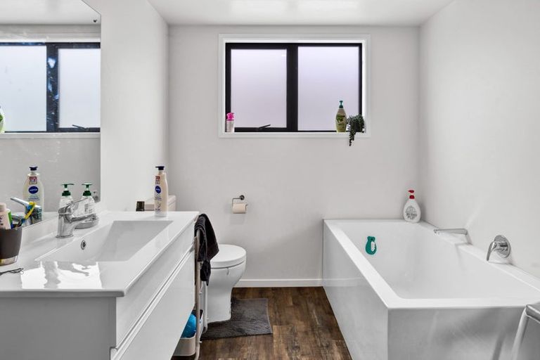 Photo of property in 48 County Drive, Hawera, 4610