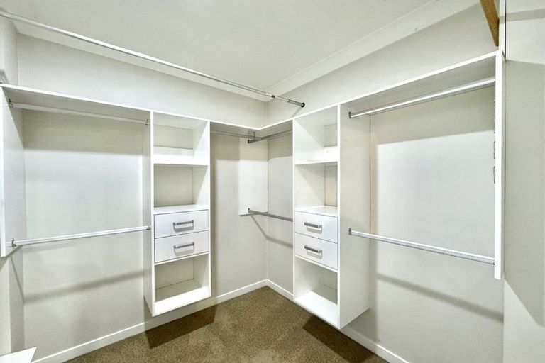 Photo of property in 10 Palazzo Close, Flat Bush, Auckland, 2019