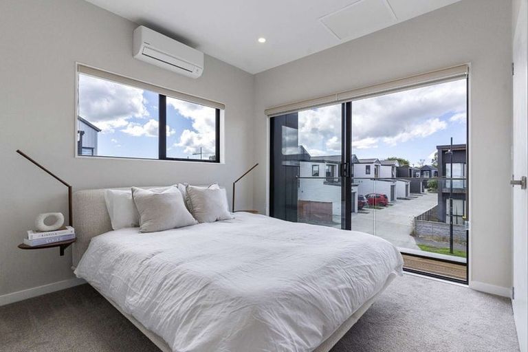 Photo of property in 43 Clayden Shuttleworth Street, Papakura, 2110