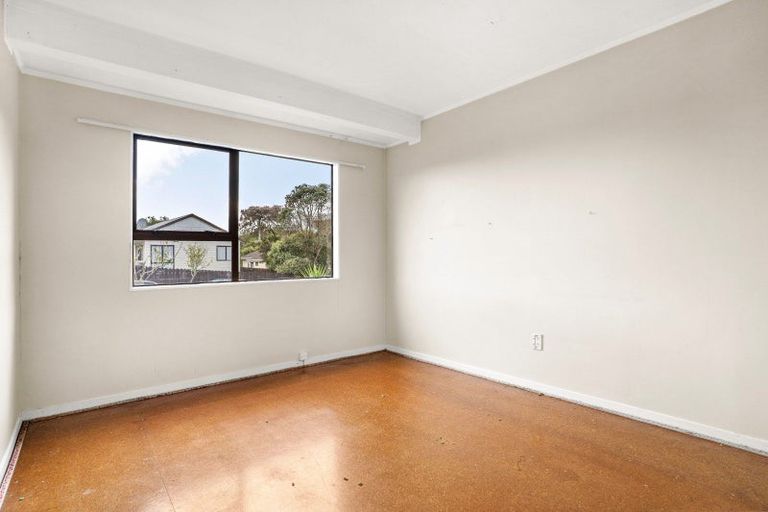 Photo of property in 49 Meadowvale Rise, Titirangi, Auckland, 0604