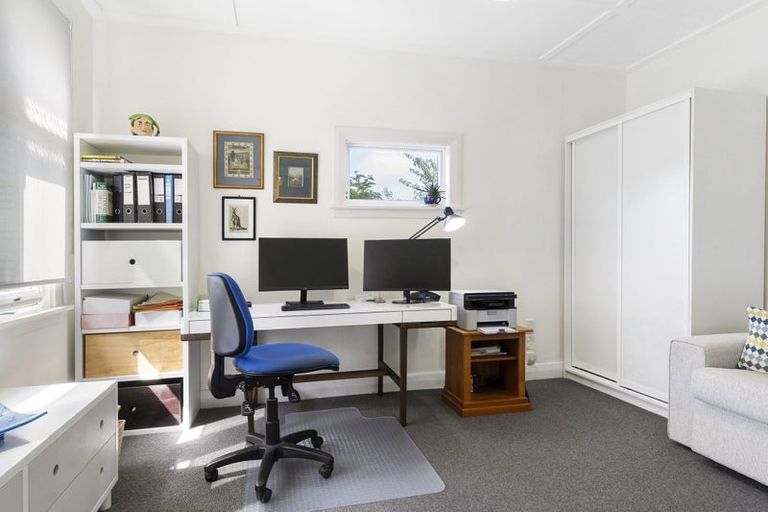 Photo of property in 385a Karori Road, Karori, Wellington, 6012