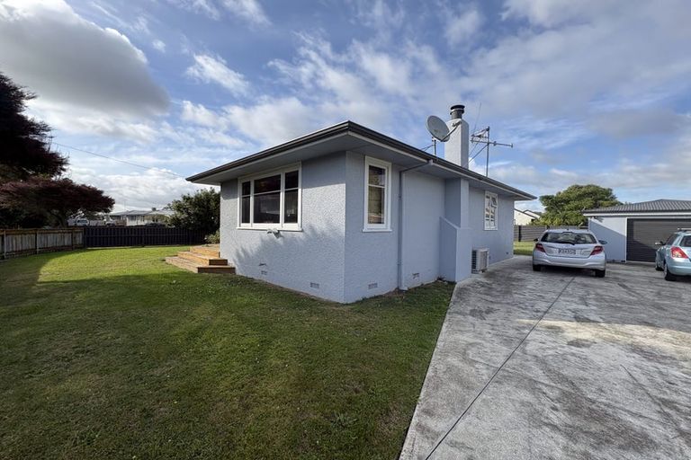Photo of property in 10 Oriana Place, Highbury, Palmerston North, 4412