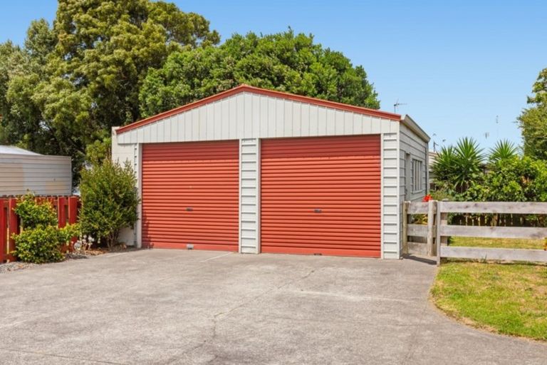 Photo of property in 2/8 Inverell Place, Mount Maunganui, 3116