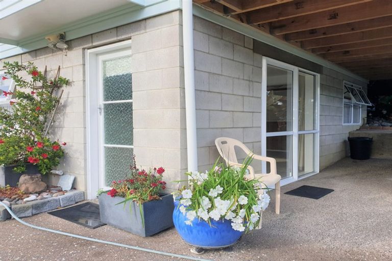 Photo of property in 14 Ranch Avenue, Beach Haven, Auckland, 0626