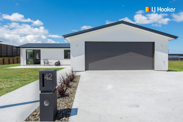 Photo of property in 42 Mcneil Street, Balclutha, 9230