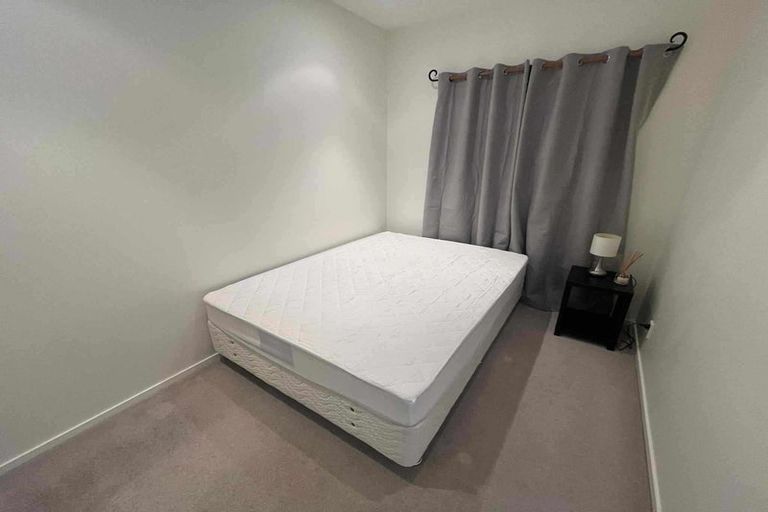 Photo of property in Stadium Garden Flats, 309/107 Thorndon Quay, Pipitea, Wellington, 6011