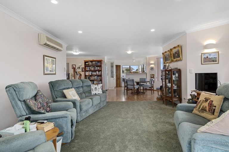 Photo of property in 19 Mcdonnell Street, Omokoroa, 3114