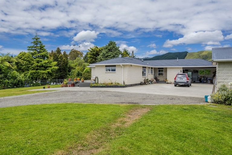 Photo of property in 5 Buckley Road, Shannon, Palmerston North, 4474