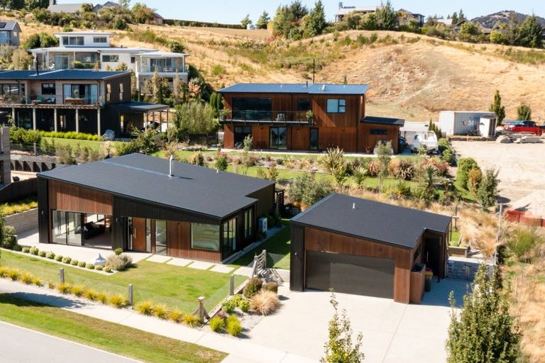 Photo of property in 6 Mills Road, Wanaka, 9305