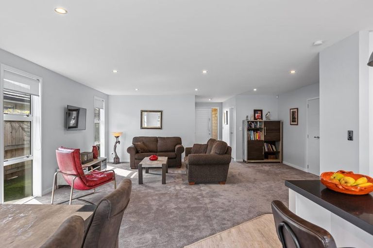 Photo of property in 2 Cecilia Place, Papamoa Beach, Papamoa, 3118