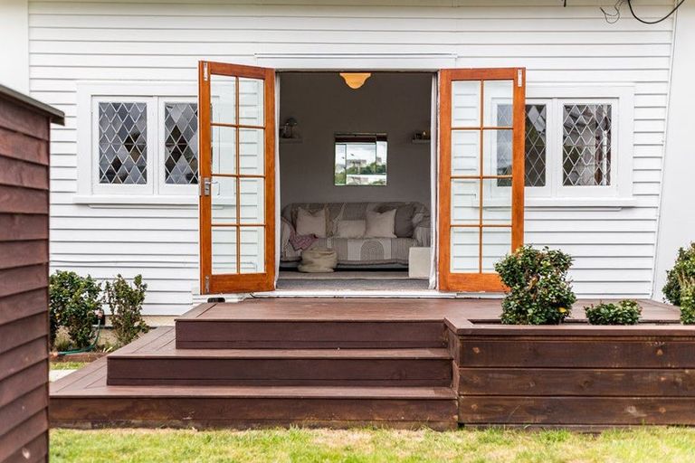 Photo of property in 10 Chelsea Street, Miramar, Wellington, 6022