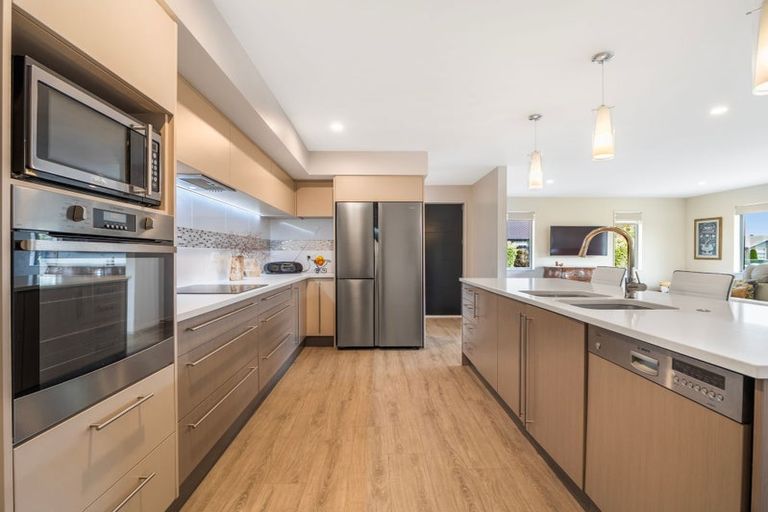 Photo of property in 22 Sequoia Way, Rangiora, 7400