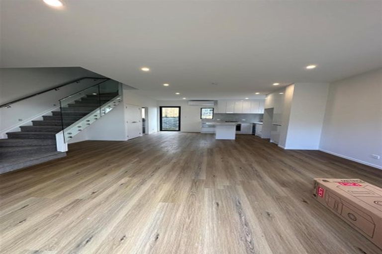 Photo of property in 40b Crestview Rise, Papakura, 2110