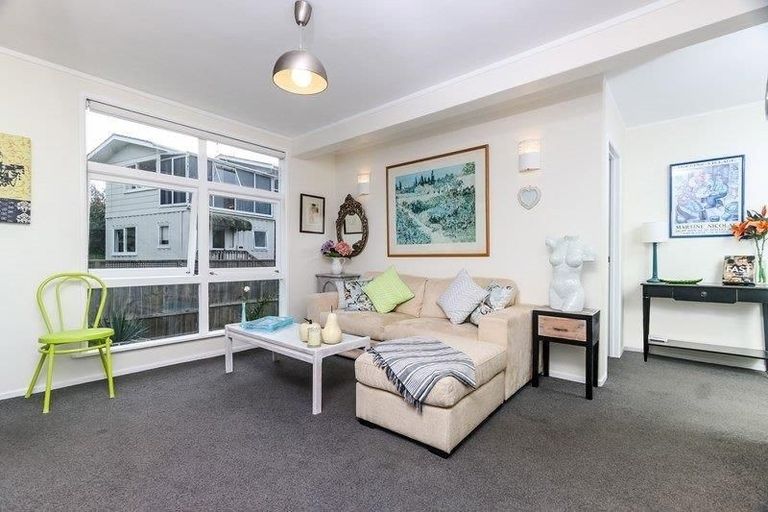 Photo of property in 2/27 Piccadilly Place, Kohimarama, Auckland, 1071