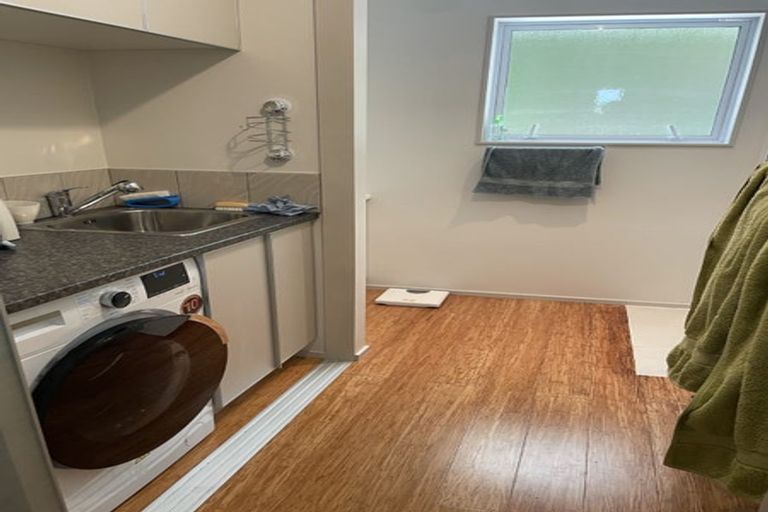 Photo of property in 24 Poplar Road, Stanmore Bay, Whangaparaoa, 0932