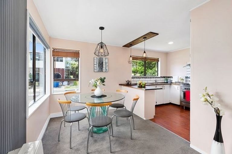 Photo of property in 26 Tobago Crescent, Grenada North, Wellington, 5028