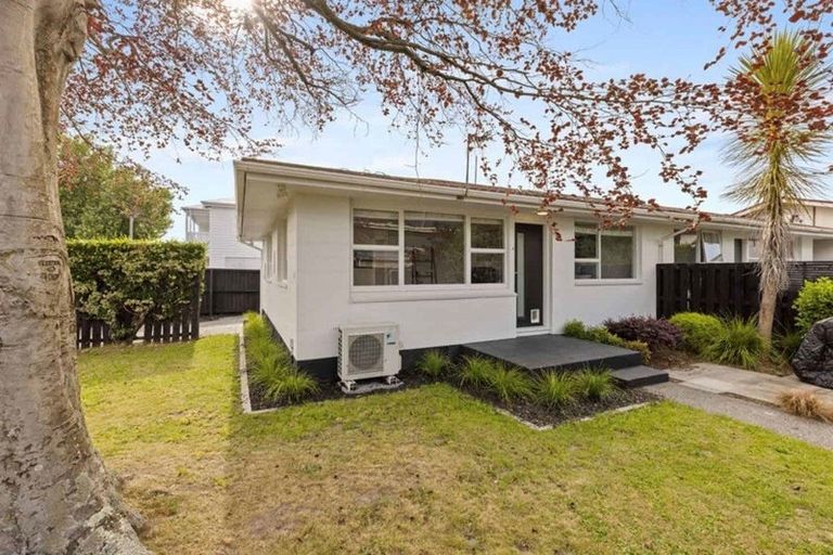 Photo of property in 1/82 Holly Road, St Albans, Christchurch, 8014