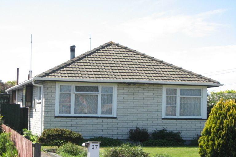 Photo of property in 27 Vancouver Crescent, Wainoni, Christchurch, 8061