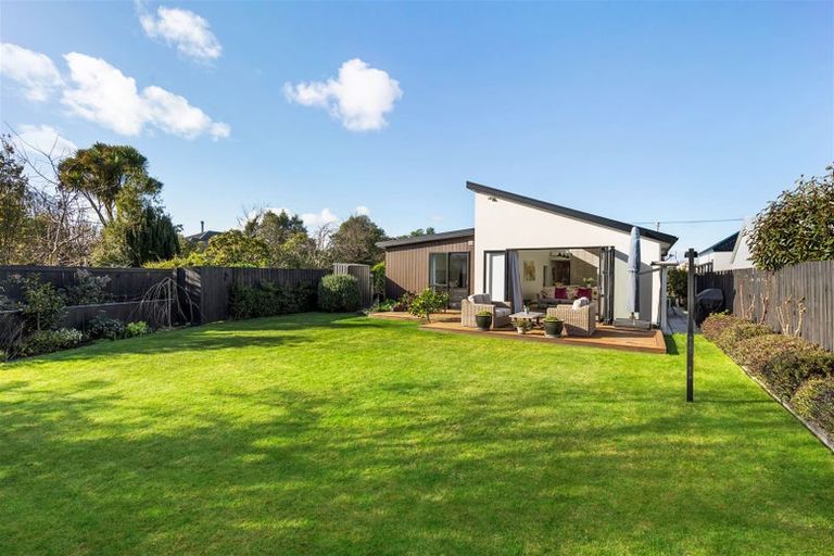 Photo of property in 1 Mcfaddens Road, St Albans, Christchurch, 8052