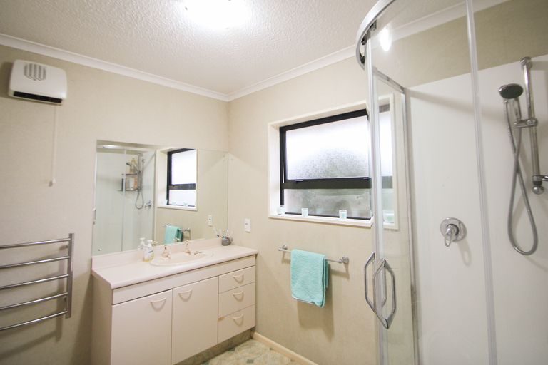 Photo of property in 17 Essex Street, Weston, Oamaru, 9401
