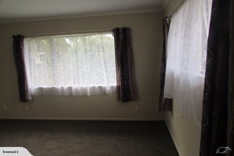Photo of property in 2 Wheaton Place, Glen Eden, Auckland, 0602