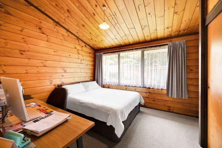 Photo of property in 23 Rospeath Crescent, Spotswood, New Plymouth, 4310