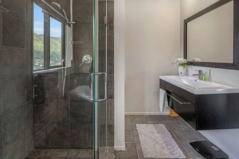 Photo of property in 24 Harbour View Heights, Picton, 7220