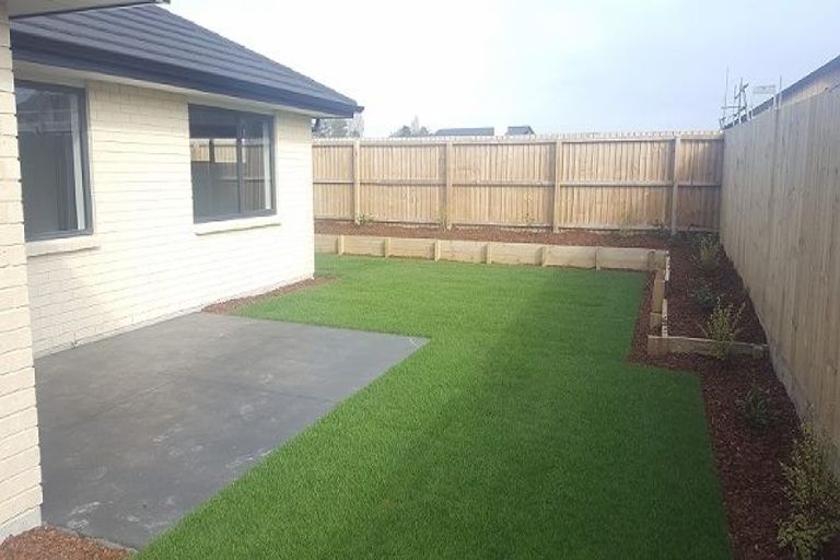 Photo of property in 12 Weruweru Street, Marshland, Christchurch, 8083