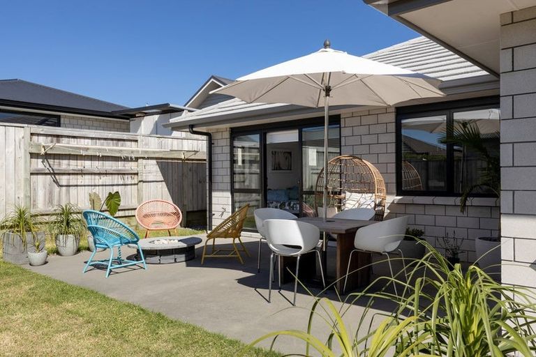 Photo of property in 6 Harding Drive, Papamoa Beach, Papamoa, 3118