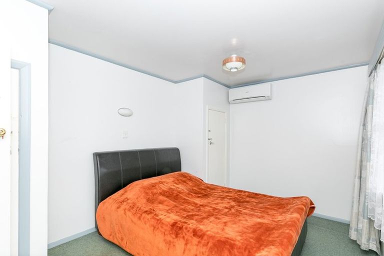 Photo of property in 17 Pollen Crescent, Melville, Hamilton, 3206