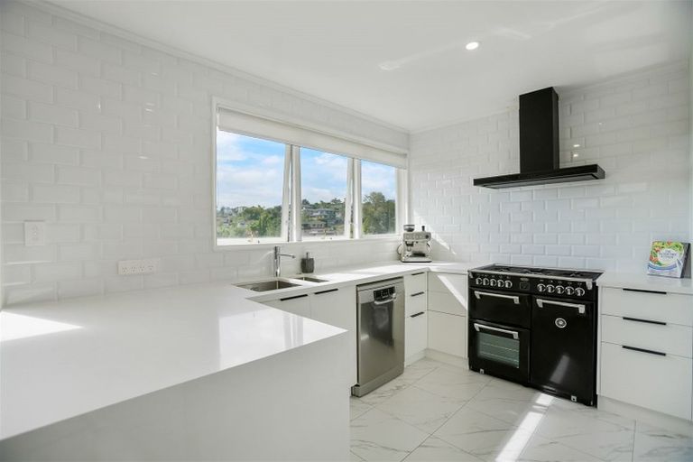 Photo of property in 38a Colmar Road, Mellons Bay, Auckland, 2014
